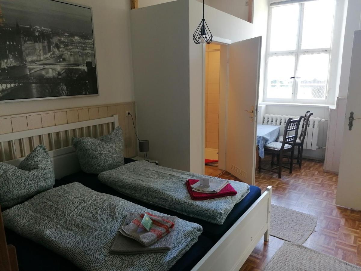 Ruestzeitenheim Sonnenschein 萨尔堡 外观 照片